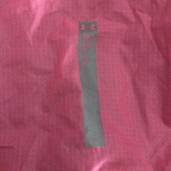 UNDER ARMOUR Light Windbreaker - Picture 6 of 6